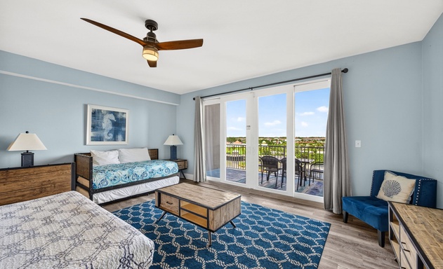 Laketown Wharf #0413 2