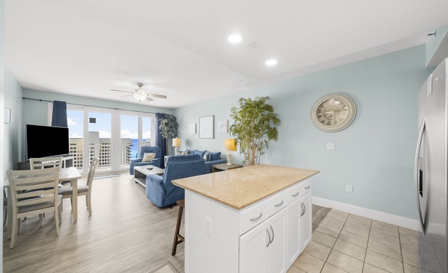 Laketown Wharf #1107 6