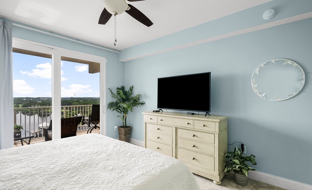 Laketown Wharf #0830 10