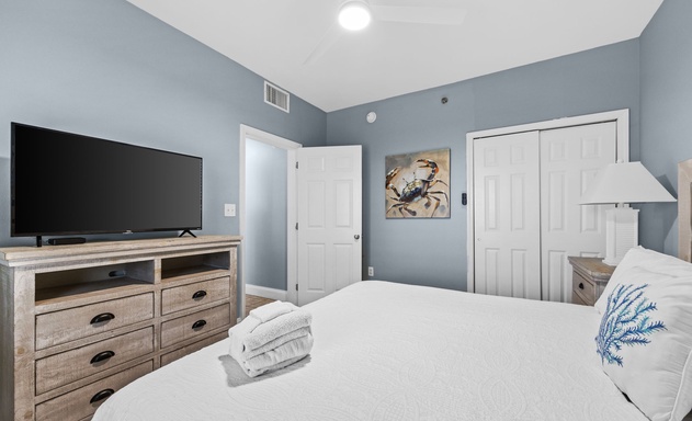 Laketown Wharf #0127 8