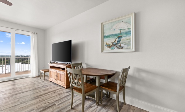 Laketown Wharf #732 7
