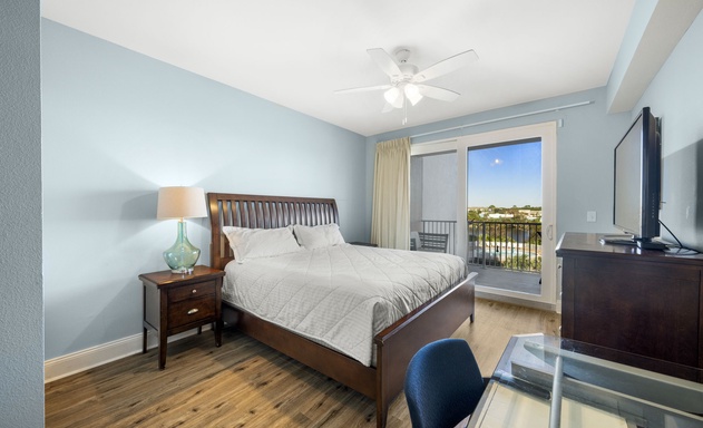 Laketown Wharf #0201 9