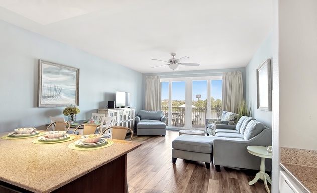 Laketown Wharf #0109