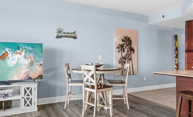 Laketown Wharf #1037 7