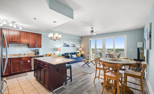 Laketown Wharf #1335 5