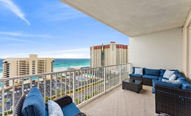 Laketown Wharf #1117