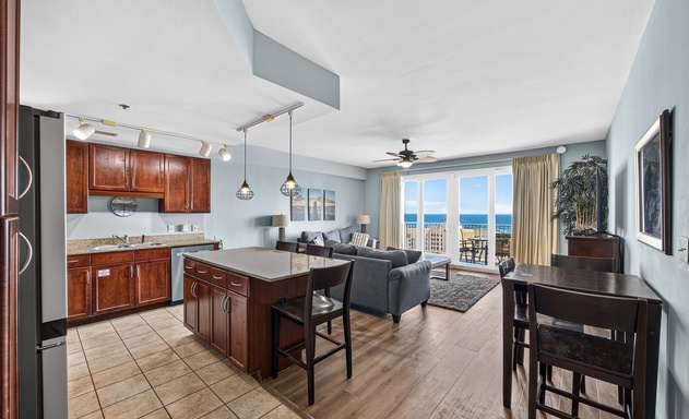 Laketown Wharf #1416