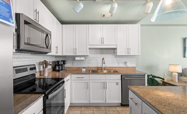 Laketown Wharf #0703 7