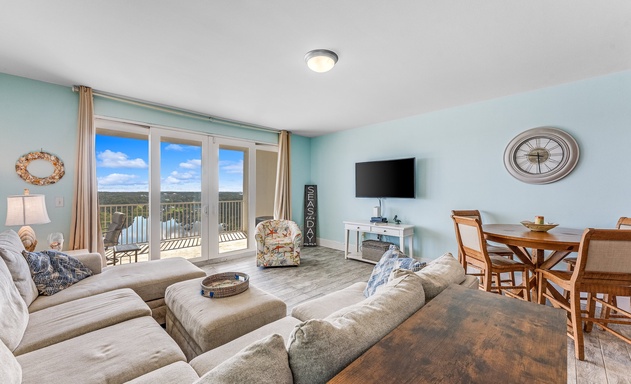 Laketown Wharf #1034 4