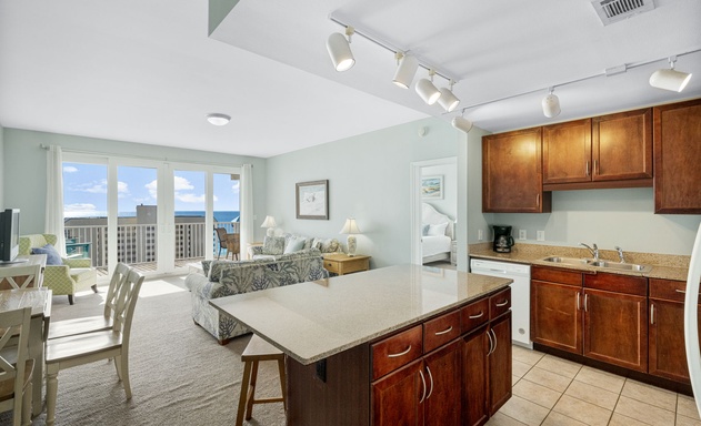 Laketown Wharf #1206 6