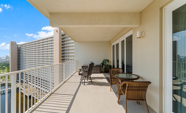 Laketown Wharf #1433 5