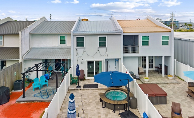 Mimi's Beach Bungalow 2