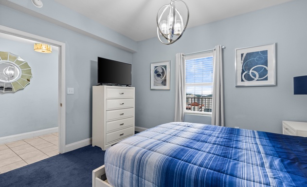 Laketown Wharf #1537 4