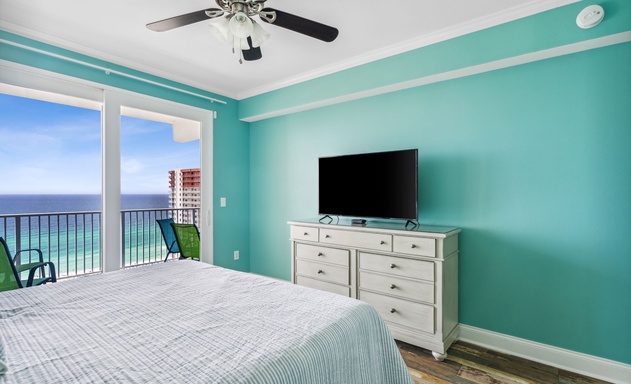 Laketown Wharf #1825 9