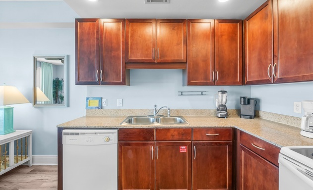 Laketown Wharf #0804 9