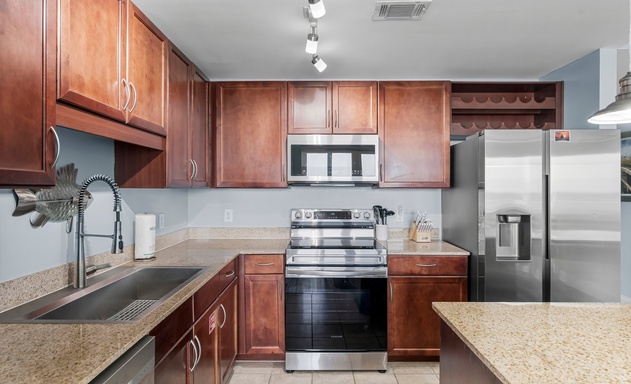 Laketown Wharf #1231 9