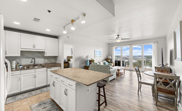 Laketown Wharf #732