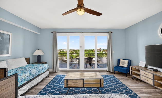 Laketown Wharf #0413 3