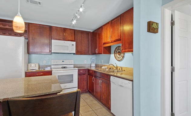 Laketown Wharf #1025 6