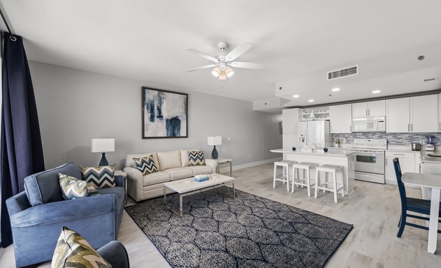 Laketown Wharf #0935 7