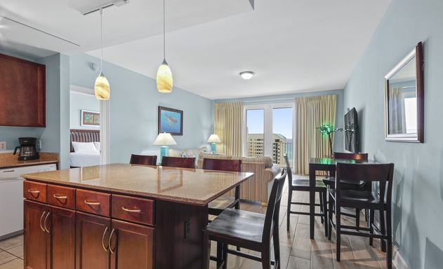 Laketown Wharf #1025 4