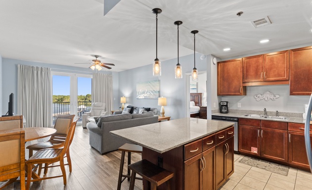 Laketown Wharf #0431 6