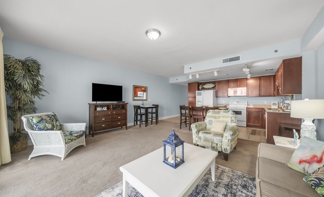 Laketown Wharf #1516 7