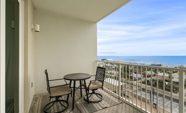 Laketown Wharf #0702 5