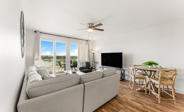 Laketown Wharf #0628 5