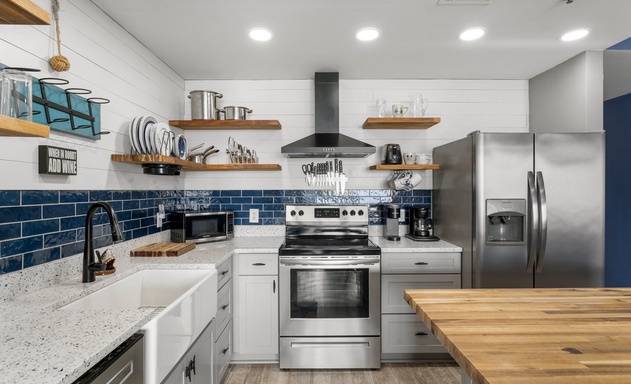 Laketown Wharf #0606 10