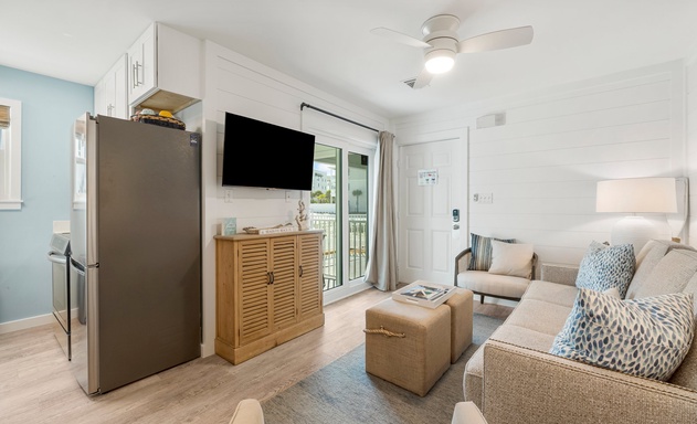 Beachside Villas #312 4