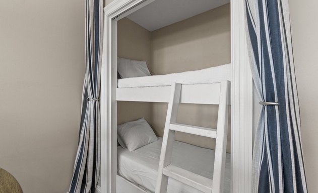 Treasure Island #2002 9