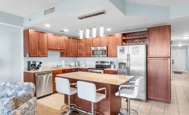 Laketown Wharf #0414 7