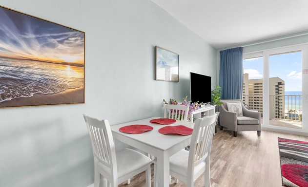 Laketown Wharf #0722 6