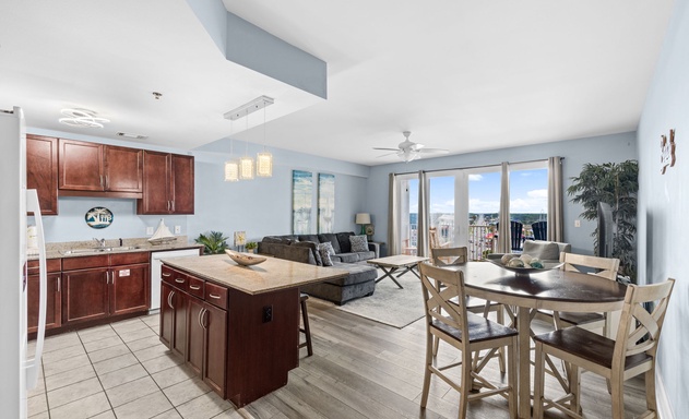 Laketown Wharf #1037 2