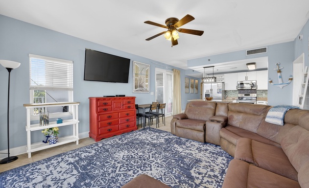 Laketown Wharf #0401 4