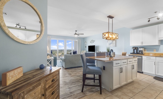 Laketown Wharf #1434