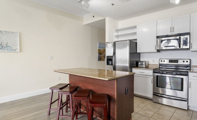 Laketown Wharf #2030 10