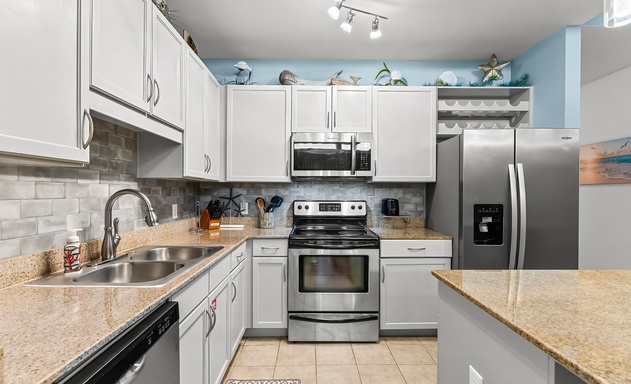 Laketown Wharf #2124 8