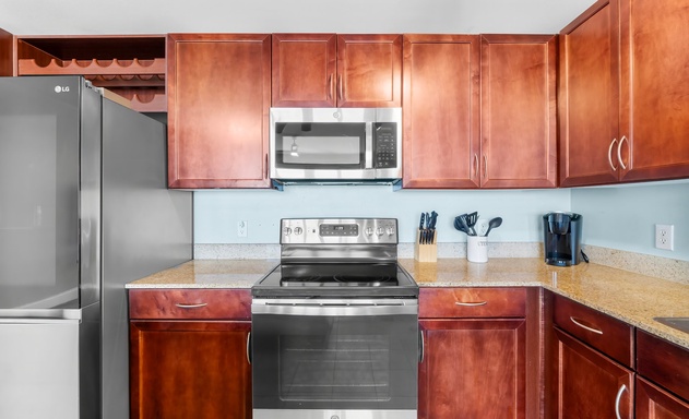 Laketown Wharf #1818 9