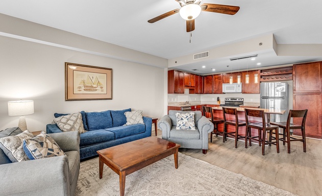 Laketown Wharf #0815 4