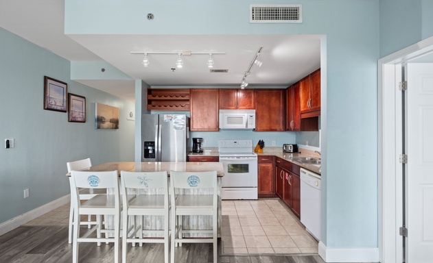 Laketown Wharf #1730 8