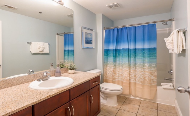Laketown Wharf #1037 4
