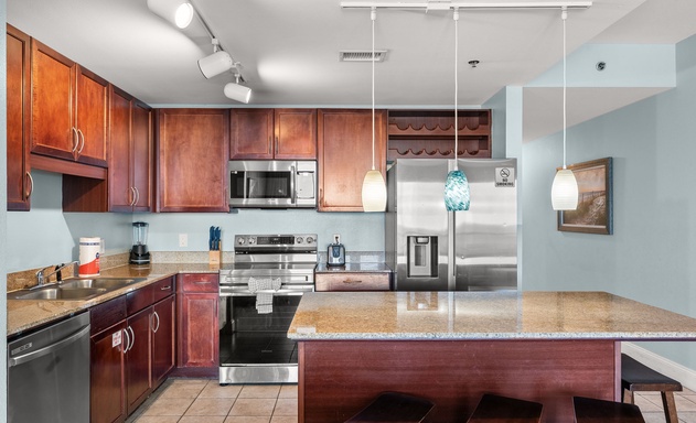 Laketown Wharf #1622 9