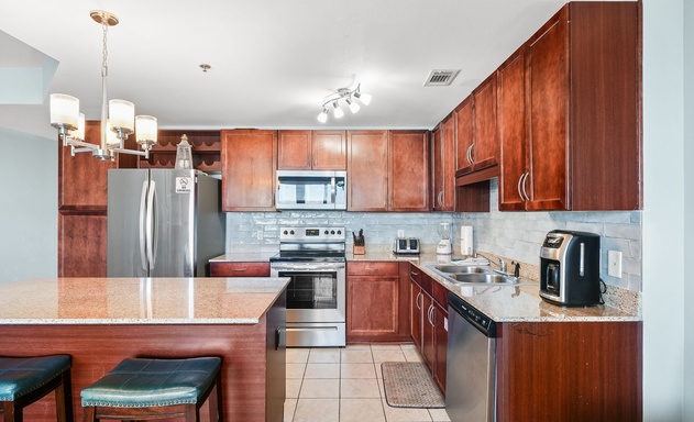 Laketown Wharf #1335 7