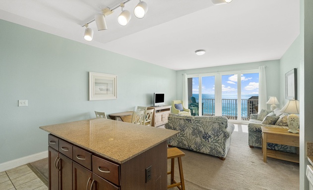 Laketown Wharf #1206 5