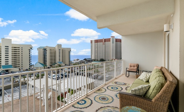 Laketown Wharf #0606 5