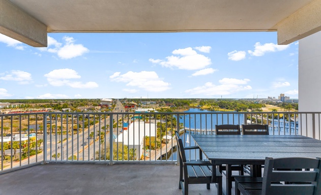 Laketown Wharf #0938 4