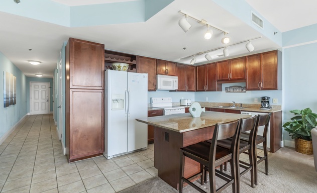 Laketown Wharf #1014 10