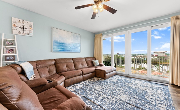 Laketown Wharf #0401 3